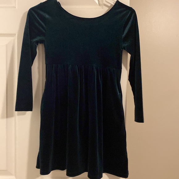Old Navy long sleeve green velvet dress for girls size 8. - Picture 4 of 5
